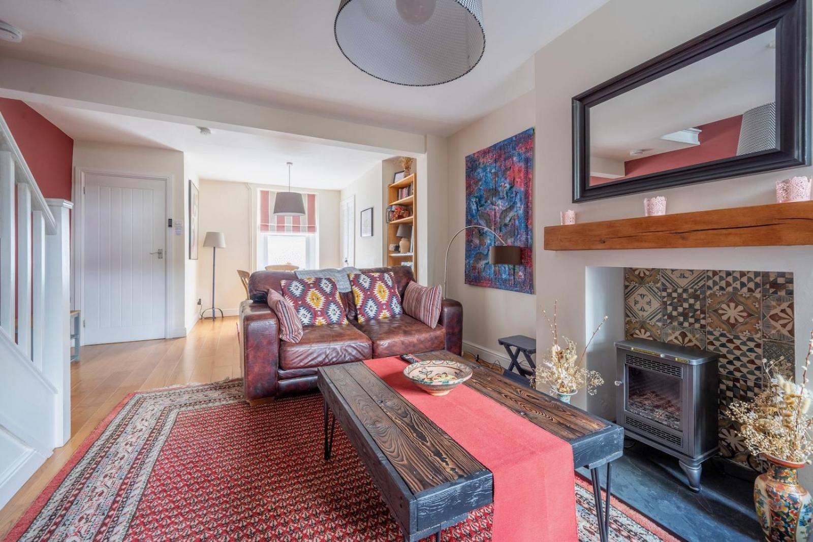 Chic 2-Bedroom Townhouse In Vibrant Abergavenny Exterior foto