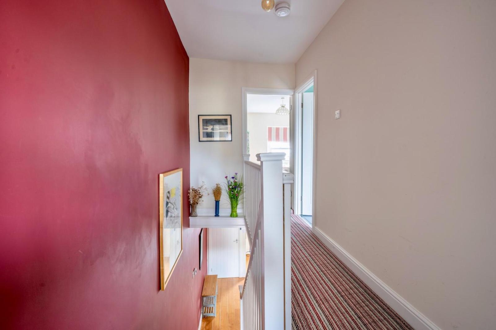 Chic 2-Bedroom Townhouse In Vibrant Abergavenny Exterior foto